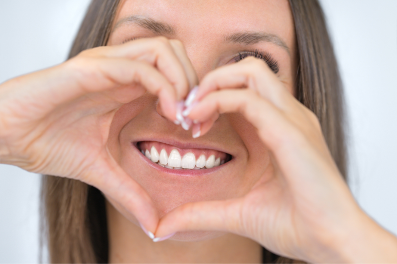 Sbiancamento dentale: come mantenere i denti bianchi e luminosi